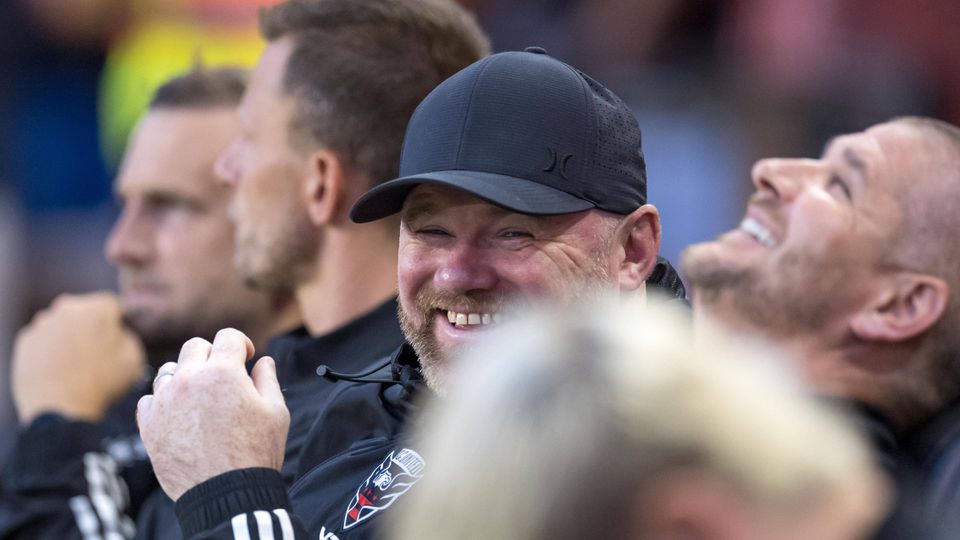 Oficial: Rooney regressa a Inglaterra e vai treinar o Birmingham