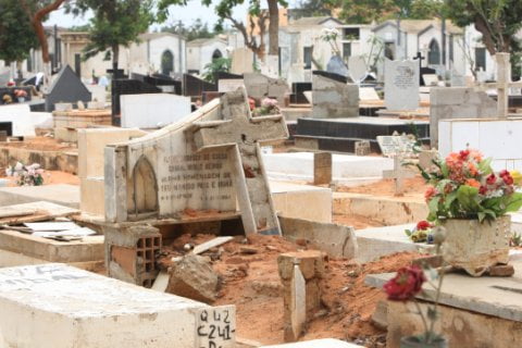 Cemitérios do Alto das Cruzes e da Santa Ana estão fechados por não haver espaço diz GPL