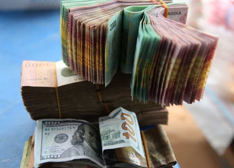 Operações cambiais são tributadas a partir da próxima segunda-feira