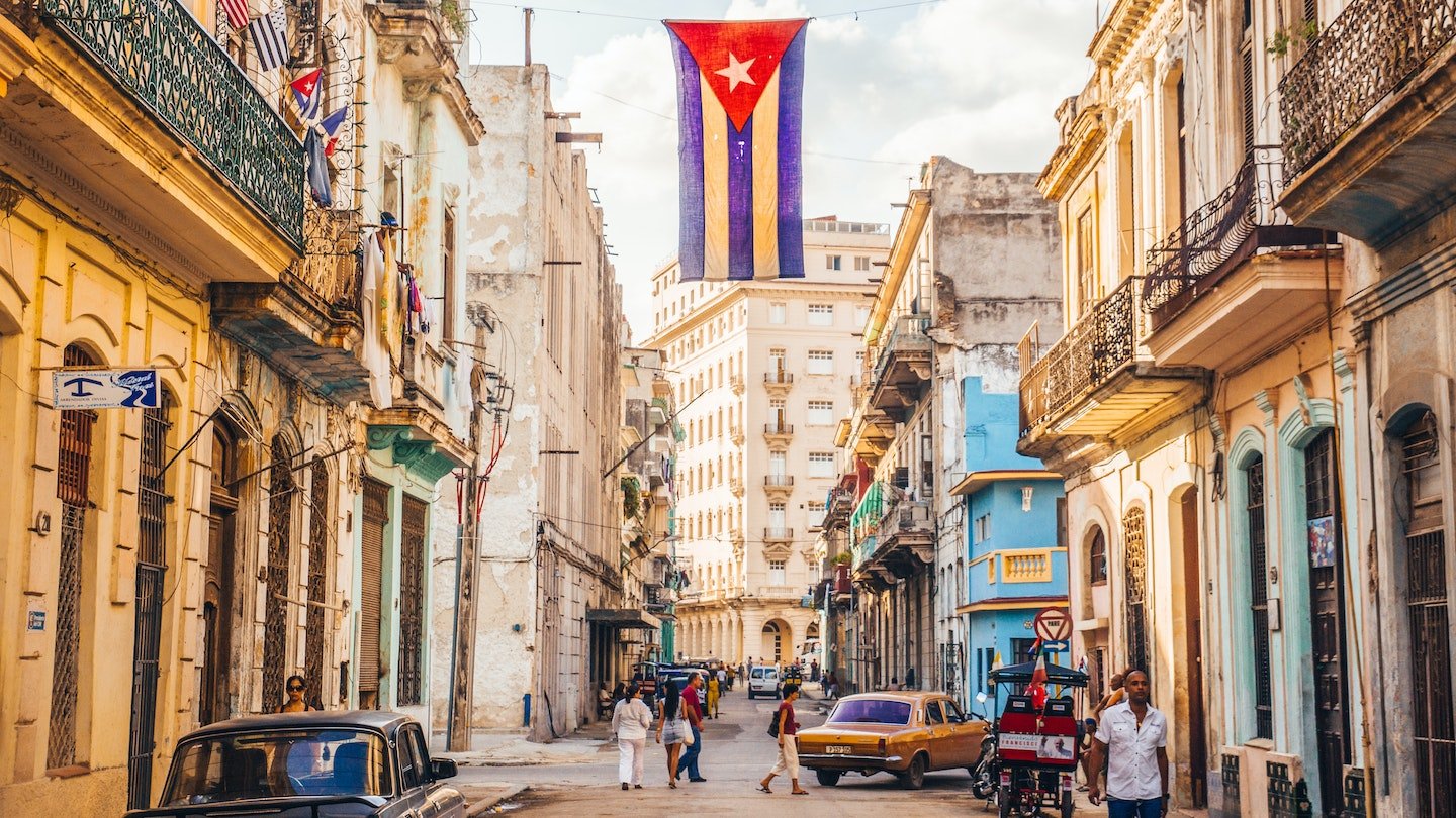Preços dos transportes em Cuba disparam com aumento 700%