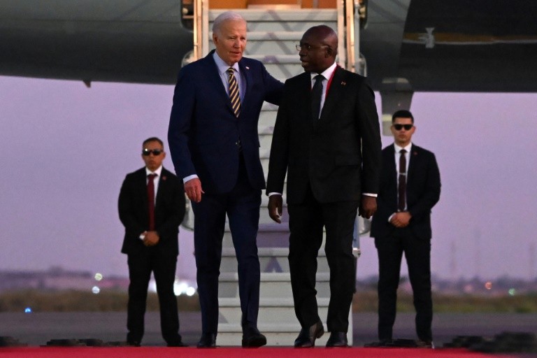 Joe Biden pisou o solo angolano na segunda, começa a trabalhar na terça e quarta vai à Benguela