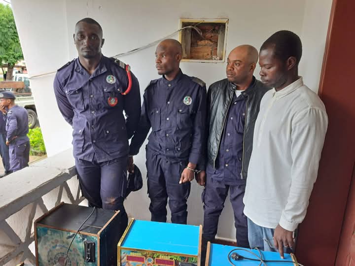 Detidos quatro indivíduos que são polícia no Huambo e gatunos no Bié