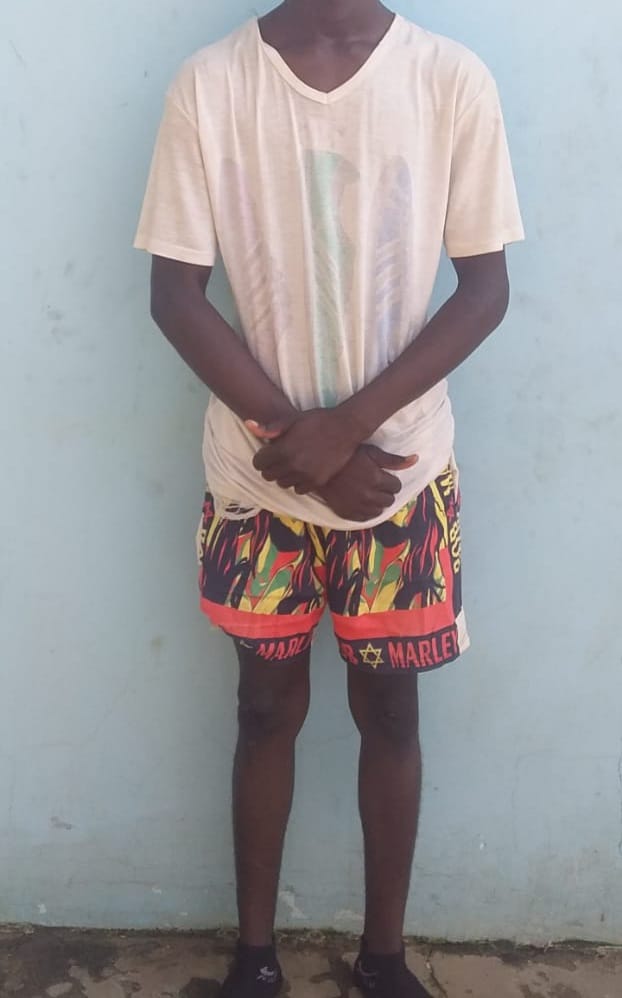 Jovem vê garganta cortada pelo amigo por dançar com sua namorada