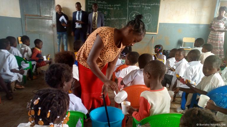 Angola vai gastar 1,2 mil milhões de euros em merenda escolar