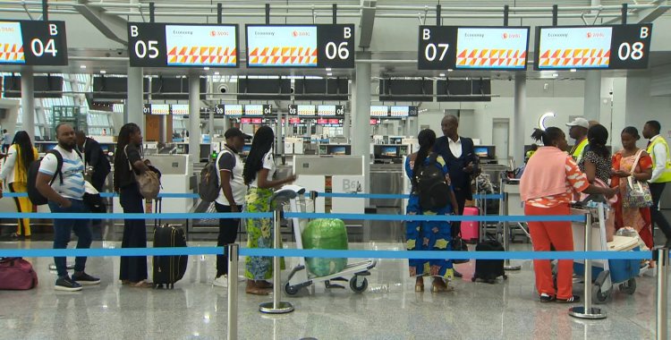 Transferência dos voos internacionais para o novo aeroporto adiada para Setembro