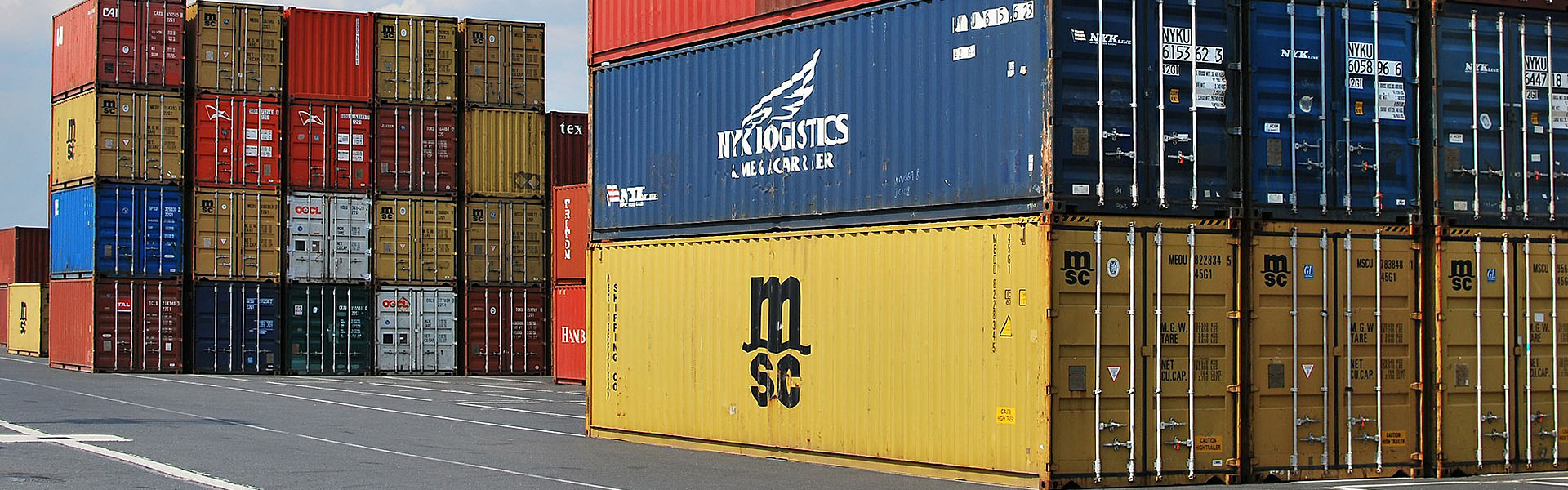 Levariam a China: 100 contentores de 20 pés carregados de quartzo foram apreendidos no Porto de Luanda