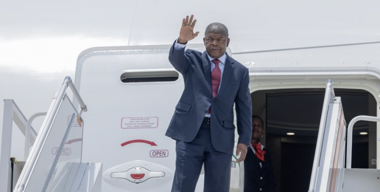 João Lourenço de malas feitas para o Brasil falar do futuro de Angola