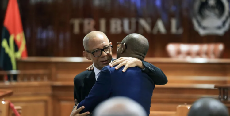 Generais Kopelipa e Dino voltam a sentar no banco de réus