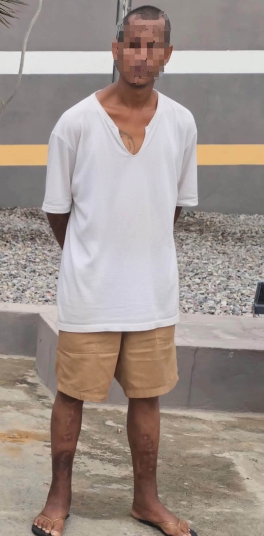 Filho de 32 anos faz-se passar de bandido para violar a própria mãe