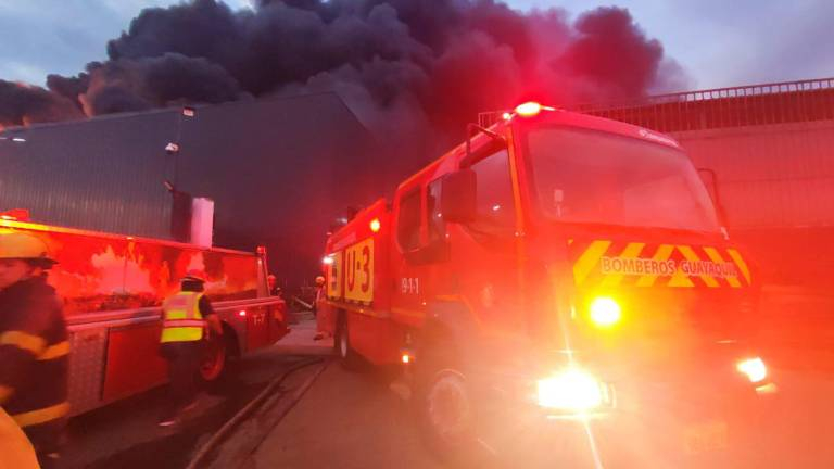 Delegação do Banco Nacional de Angola pega fogo